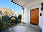 Attraktive Kapitalanlage: Charmantes Einfamilienhaus mit Garten in idyllischer Lage - Eingang