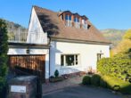 Attraktive Kapitalanlage: Charmantes Einfamilienhaus mit Garten in idyllischer Lage - Straßenansicht