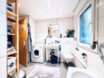 Großzügiges DG-Wohnen mit 3 Zimmer, Balkon, inkl. EBK und Garage - Bad (2)