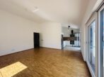 2-Zimmer-Penthousewohnung (bezugsfrei) mit Dachterrasse, EBK, Aufzug, TG-Stellplatz + Wallbox - Wohnen