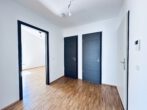 2-Zimmer-Penthousewohnung (bezugsfrei) mit Dachterrasse, EBK, Aufzug, TG-Stellplatz + Wallbox - Eingangsbereich