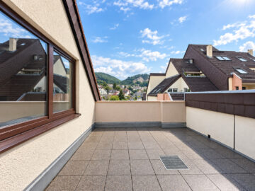 4-Zi.-Wohnung mit Dachterrasse, Einbauküche & 1 TG- + 1 Außenstellplatz – schöner Ausblick inklusive, 69221 Dossenheim, Etagenwohnung
