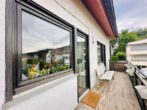 Vermietetes Mehrfamilienhaus mit 4 Wohneinheiten in ruhiger Feldrandlage - 1. OG links Balkon OG