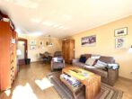 Sonnige 2 Zi.-Whg. mit Loggia, Aufzug, Garage, Erbpacht mtl. ca. 35€ - Wohn- u. Essbereich