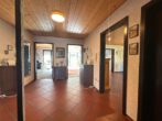 In 7 Minuten in Altenbach: Schönes 3-Familienhaus mit Ausbaupotenzial - Flur OG