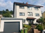 In 7 Minuten in Altenbach: Schönes 3-Familienhaus mit Ausbaupotenzial - Straßenansicht