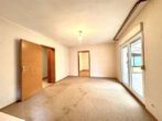 Einfamilienhaus mit Nebengebäuden auf großzügigem Areal (ca. 4.700 m²) in Hohensachsen - Wohnzimmer