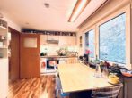 Großzügiges DG-Wohnen mit 3 Zimmer, Balkon, inkl. EBK und Garage - Küche mit Essecke