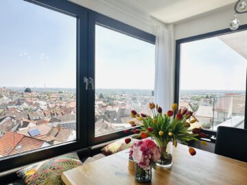 Heidelberg-Dossenheim: Traumhafte Maisonette-Wohnung mit Aufzug über den Dächern von Dossenheim, 69221 Dossenheim, Maisonettewohnung