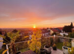 Exklusives Penthouse in Bestlage von HD-Dossenheim: Weitblick, 2-TG-Stellplätze und direktem Aufzug - Abenddämmerung