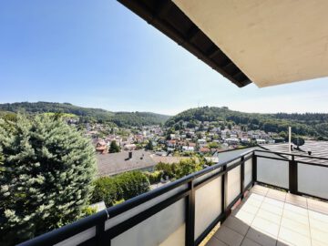 Familienidyll mit Ausblick in Altenbach: Haus mit ELW und flexibler Nutzung (im Bieterverfahren), 69198 Schriesheim / Altenbach, Zweifamilienhaus