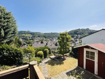 Familienidyll mit Ausblick in Schriesheim-Altenbach: Haus mit ELW und flexibler Nutzung, 69198 Schriesheim / Altenbach, Einfamilienhaus