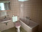 Bezugsfreie 4-Zimmer Wohnung im Hochparterre - Bad