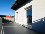 Moderne 3 Zimmer-DG Wohnung mit EBK und Balkon ab sofort - Balkon