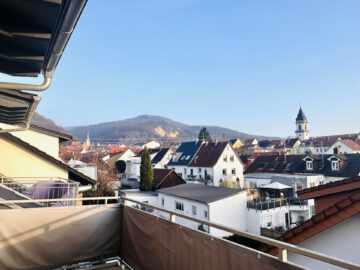 Moderne 3 Zimmer-DG Wohnung mit EBK und Balkon ab sofort, 69221 Dossenheim, Dachgeschosswohnung