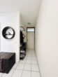 Gemütliche 2-Zimmer-Wohnung mit sonnigem Balkon und Stellplatz– Einzug ab 01.10.2026 - Eingangsbereich