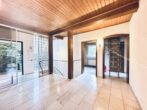 Familienidyll mit Ausblick in Altenbach: Haus mit Einliegerwohnung und flexibler Nutzung - Eingangsbereich EG