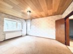 Familienidyll mit Ausblick in Altenbach: Haus mit Einliegerwohnung und flexibler Nutzung - Zimmer UG