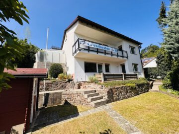 Familienidyll mit Ausblick in Altenbach: Haus mit Einliegerwohnung und flexibler Nutzung, 69198 Schriesheim / Altenbach, Zweifamilienhaus
