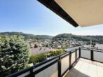 Familienidyll mit Ausblick in Altenbach: Haus mit Einliegerwohnung und flexibler Nutzung - Ausblick