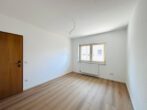 Bezugsfreie 3-Zi.-Wohnung (2. OG) mit gepflegter Ausstattung und Einbauküche–zentral in Dossenheim - Zimmer 2