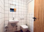 3-Zimmer Wohnung im DG mit Dachterrasse, neuer Einbauküche und KFZ-Stellplatz - WC