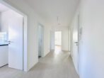 Lichtdurchflutete 4-Zi.-Wohnung mit Wärmepumpe, zwei Balkonen & Einzelgarage – bezugsfrei - Diele