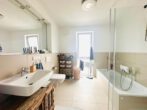 3-Zimmer-Wohnung mit Balkon und KFZ-Stellplatz im Herzen von Dossenheim - Bad