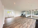 Schriesheim-Altenbach: Moderne Bürofläche mit großer Dachterrasse, 6 Zimmern & 2 Carports - Wohnzimmer