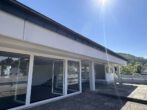 Schriesheim-Altenbach: Moderne Bürofläche mit großer Dachterrasse, 6 Zimmern & 2 Carports - Dachterrasse mit Loggia